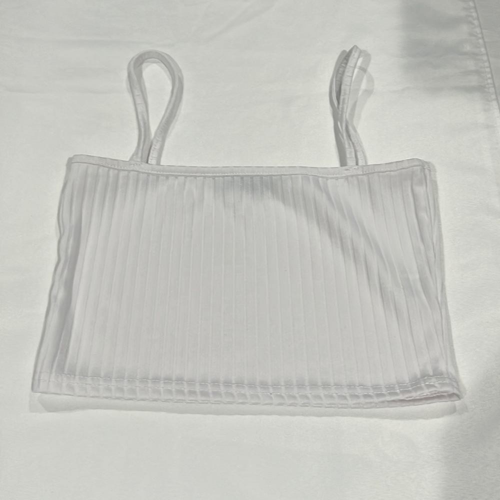 Pretty Little Thing. White ribbed crop top. Size 4. NWOT